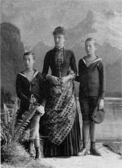 Gerard and Franois, with their mother, about 1886