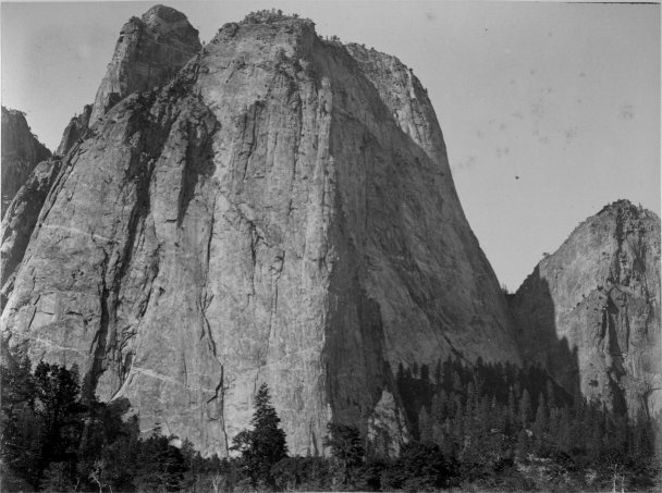 CATHEDRAL ROCK, near view from the front.