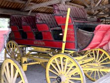 Mahta 11-passenger wagon